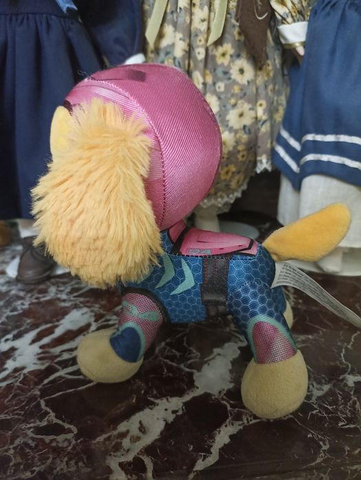 Щенячий патруль, Скай