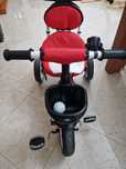Triciclo vermelho