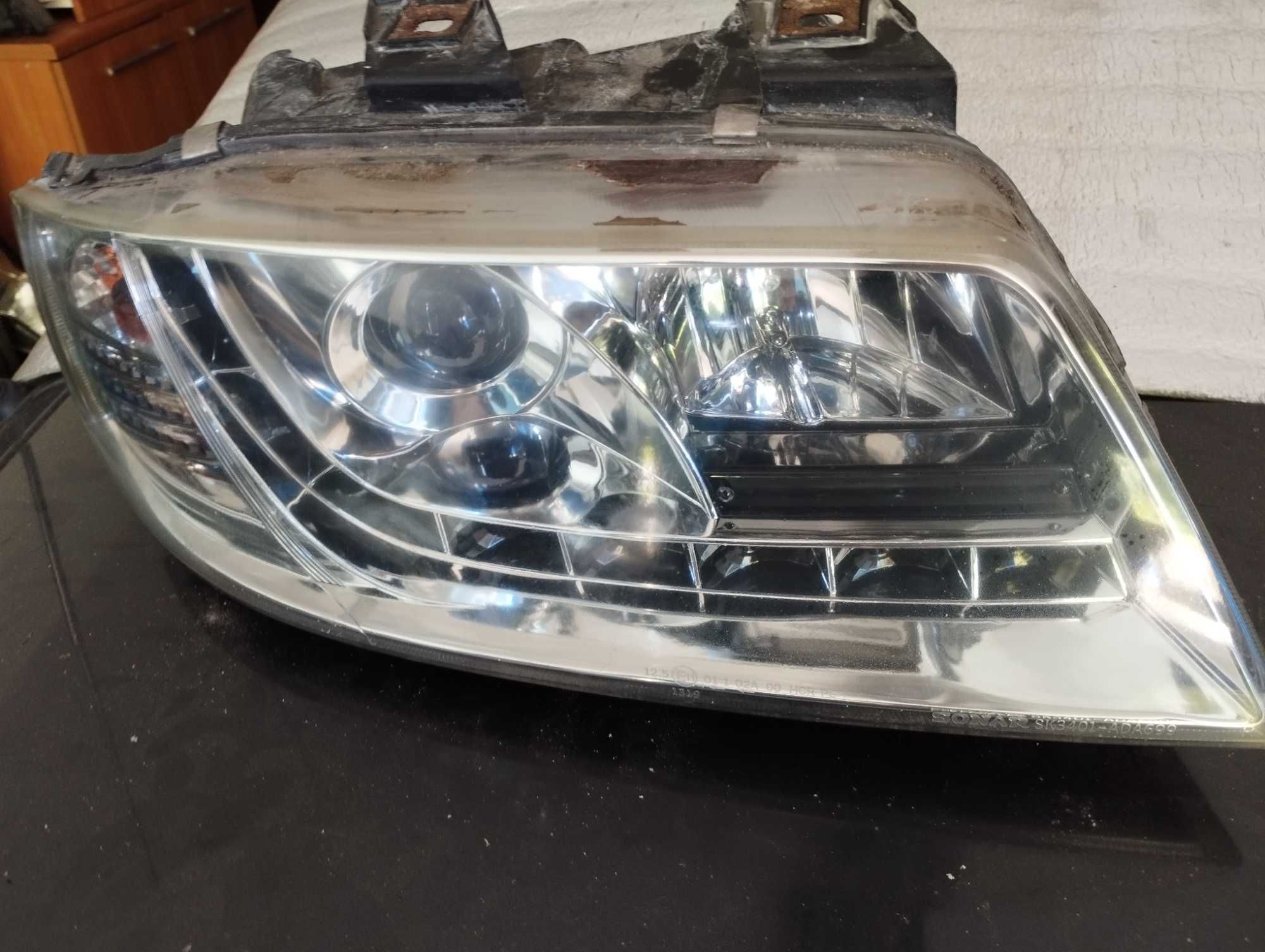 Lampa Lewa  lub Prawa Audi A 6 C5  cena za szt