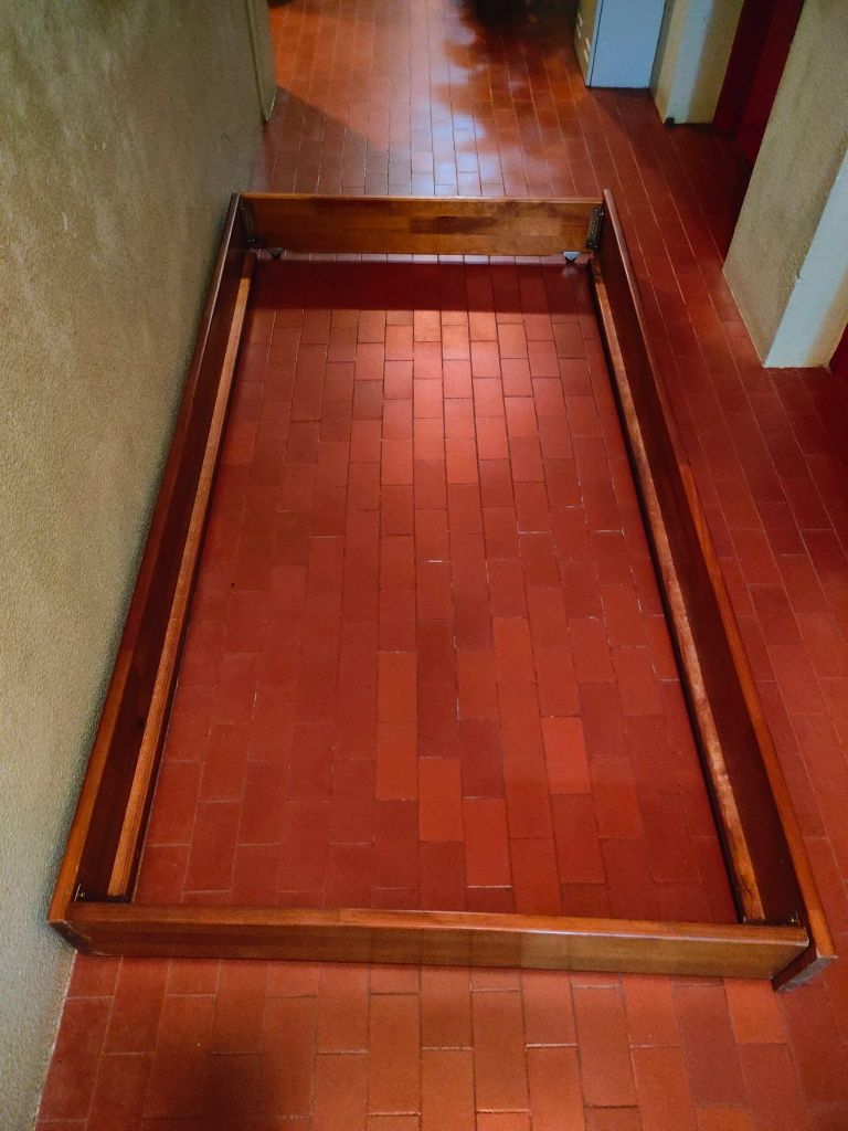 Cama dupla em madeira