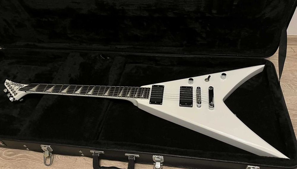 Jackson KVTMG Pro King V Snow White