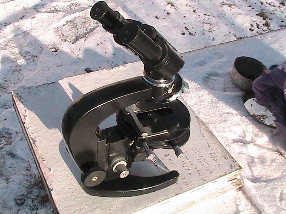 Микроскоп МБИ-3  с набором обьективов и препаратоводителем