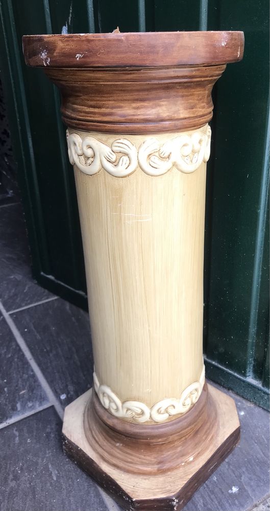 Vendo 2 suportes de vasos completamente novos