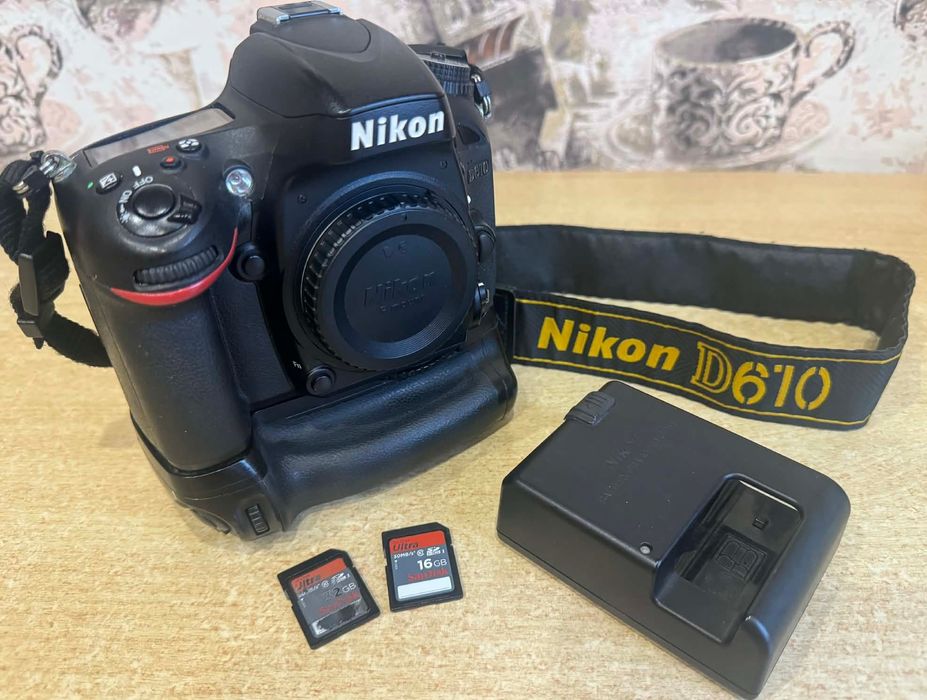 Nikon D610 Дзеркальний повно кадровий фотоапарат