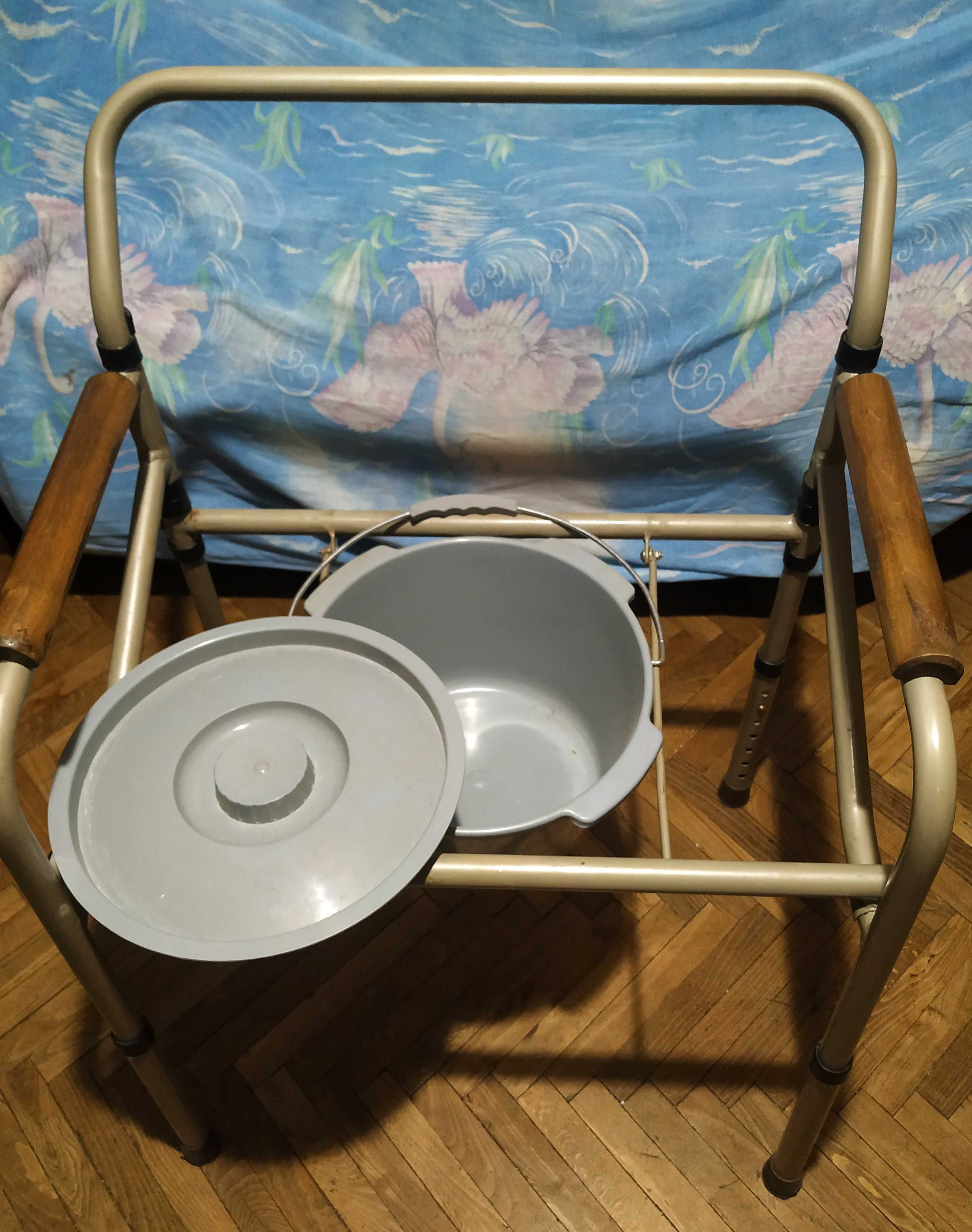 Крісло-туалет для людей похилого віку та хворих