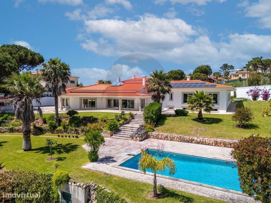 Moradia de Luxo na Primeira Linha com Acesso Direto à Lagoa de Óbid...