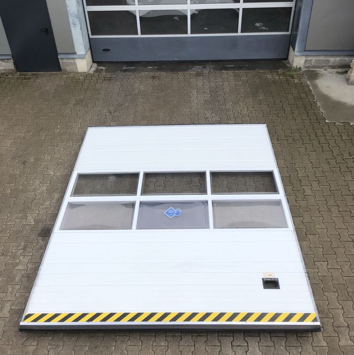 Brama 320 x 350 dwie sztuki panelowa segmentowa garażowa przemysłowa