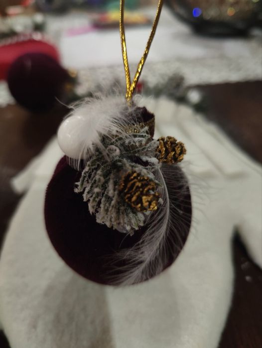 Новорічні іграшки