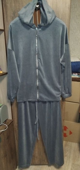 Костюм велюровий, новый, батал.