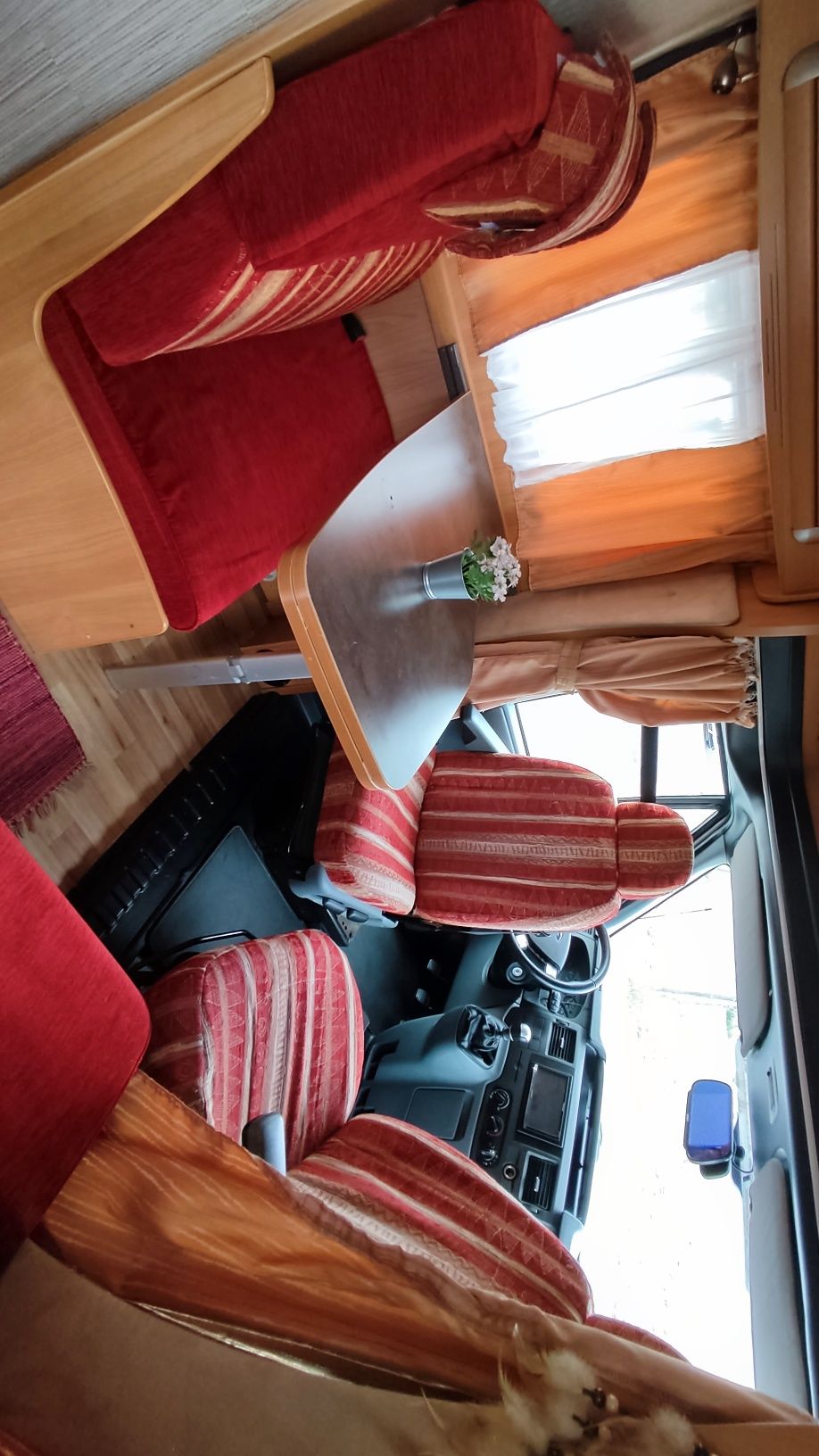 Autocaravana Cama central