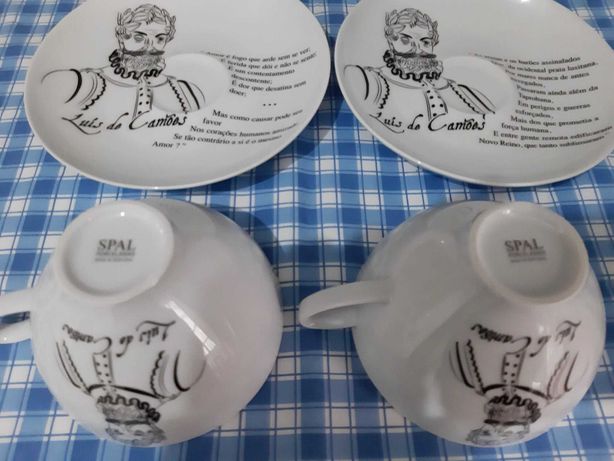 Conjunto de duas chávenas de chá SPAL, com imagem Luís de Camões