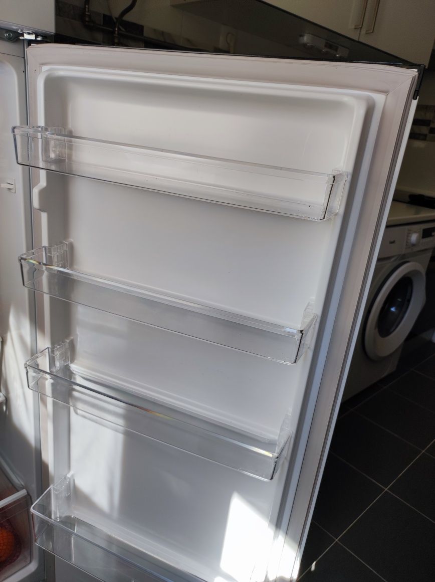 Frigorífico Kunft 243L KDD9133