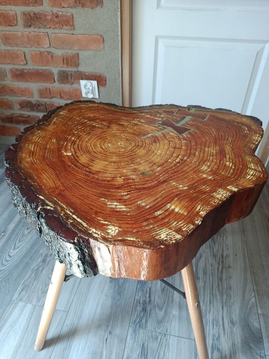 Stolik kawowy  z Modrzewia