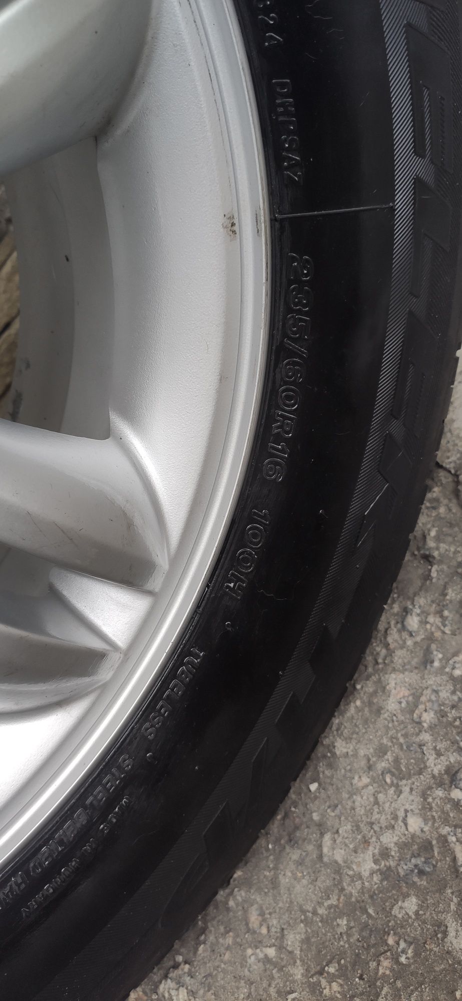 Диск з шиною 235/60/R16