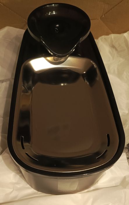 Fontanna,poidełko dla kota 2,5 l z czujnikiem poziomu wody LED.