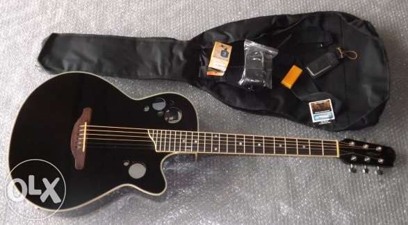Guitarra eletroacústica de madeira marca Marwell