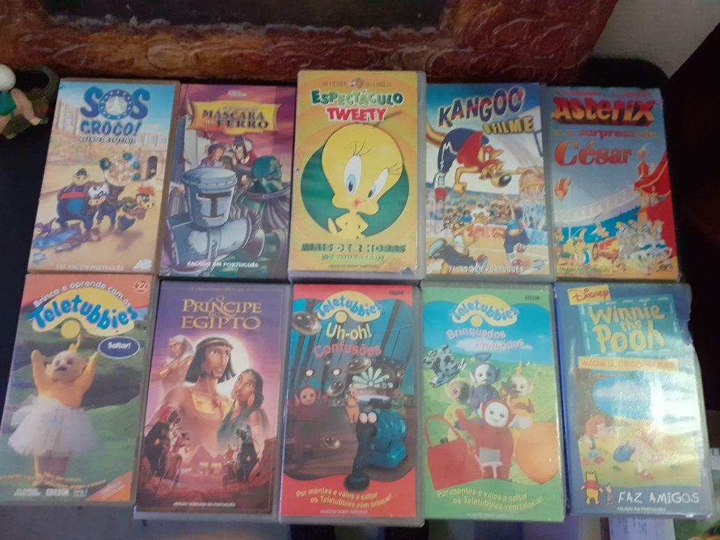 Lote 10 Filmes infantis VHS Teletubbies máscara Ferro Astérix Winnie