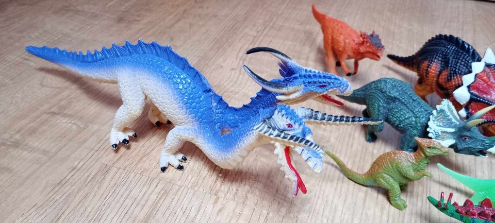 Dinozaury figurki zabawki