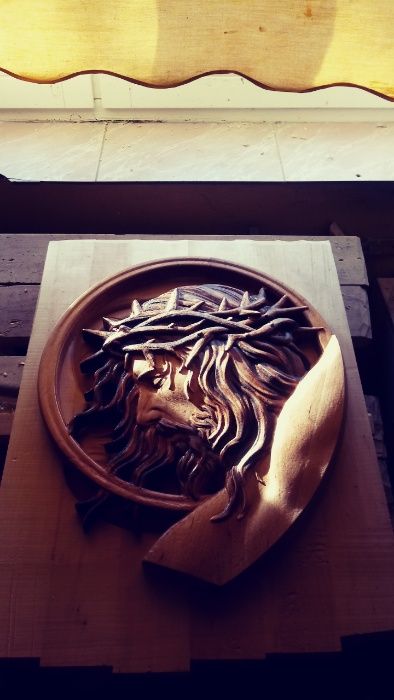 Jezus-Plaskorzezba-Drewno