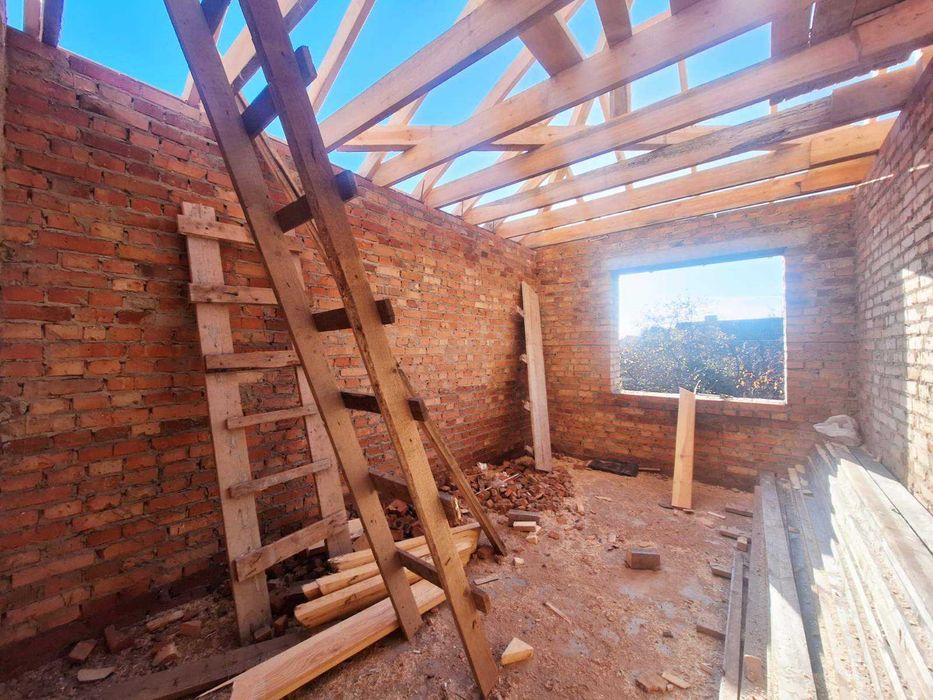 (5) Продаж житлово-комерційного комплексу 6910