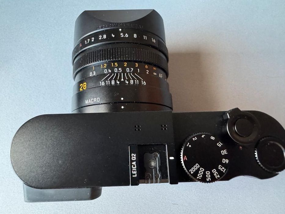 Máquina fotográfica Leica Q2, ainda como nova.