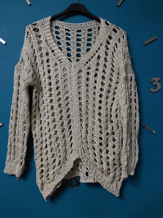 Ażurowy sweterek