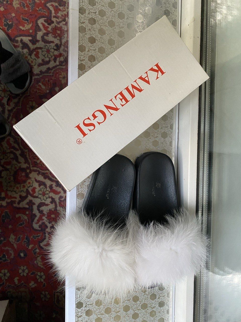 Тапочки, тапки, шлепки с белым пушистым мехом Kamengsi, fur slippers