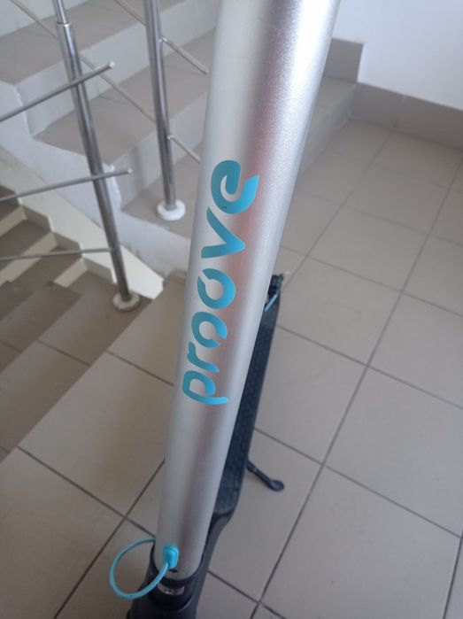 Електросамокат proove