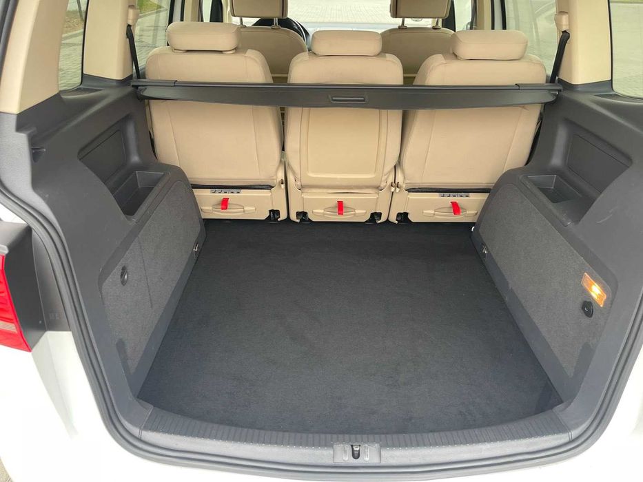 Volkswagen Touran 2015 2,0 TDI в идеале HighLine.