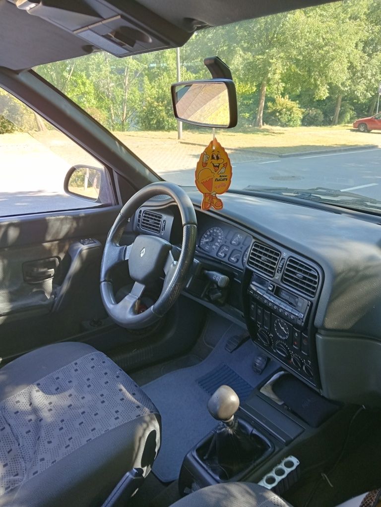 Renault 19 em bom estado
