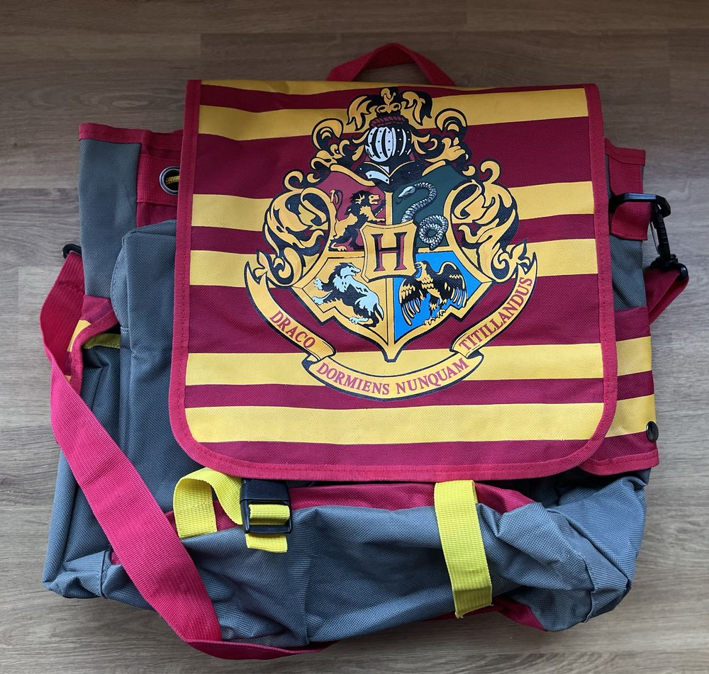 Bolsa mochila Harry Potter Gryffindor sem uso