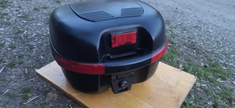 Кофр до мотоцикла або мопеда