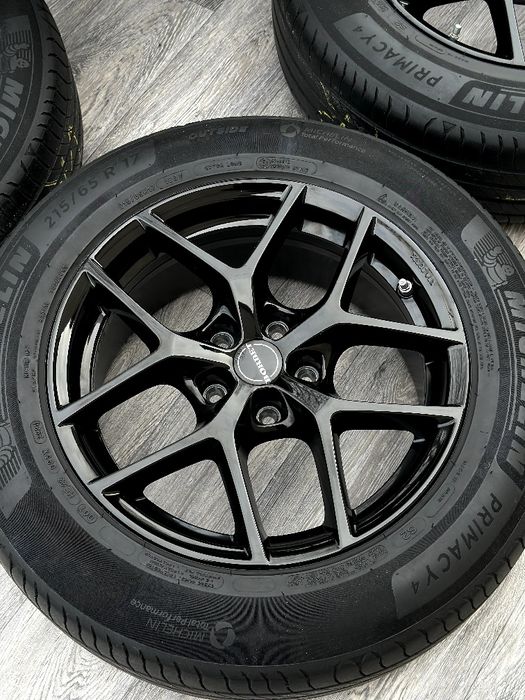 Колеса. Диски R17, 5/114.3. Hyundai. Kia. Mazda. Nissan. 215/65/17