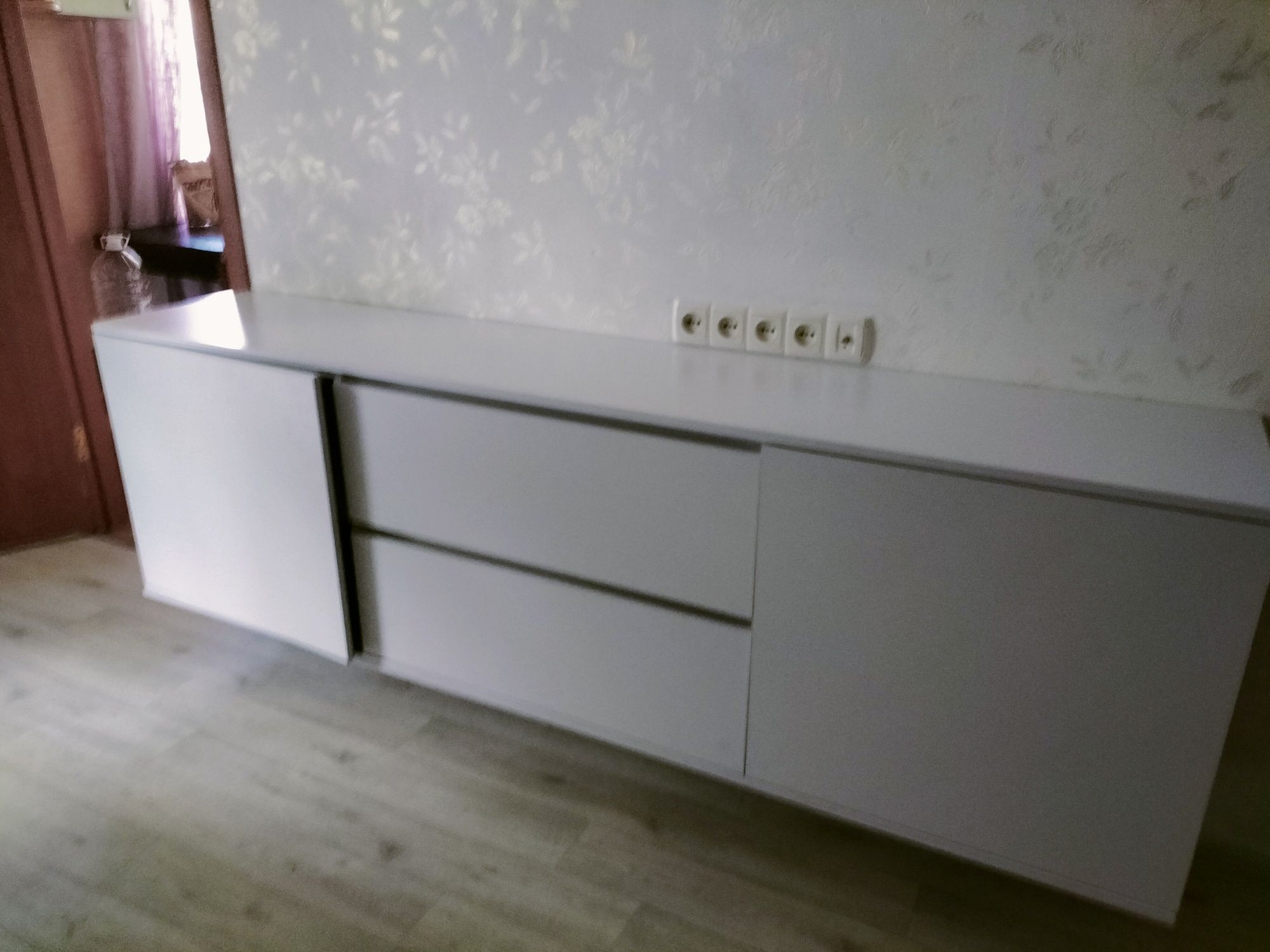 Продам навесні комоди