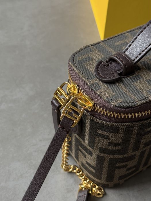 Torebka Fendi vanity mini