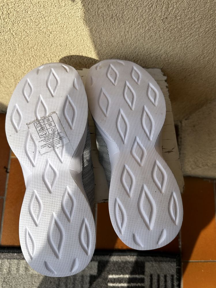 Buty z bardzo miękka wkladka