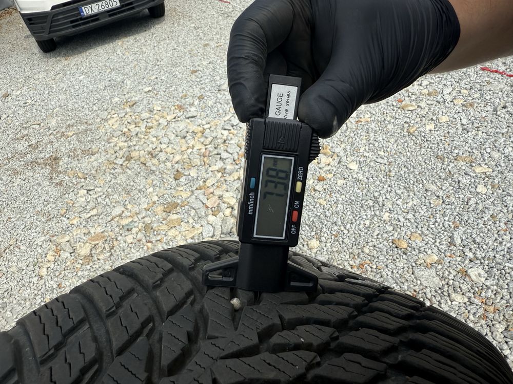 Opony zimowe Nokian 225/45/17 Jak nowe