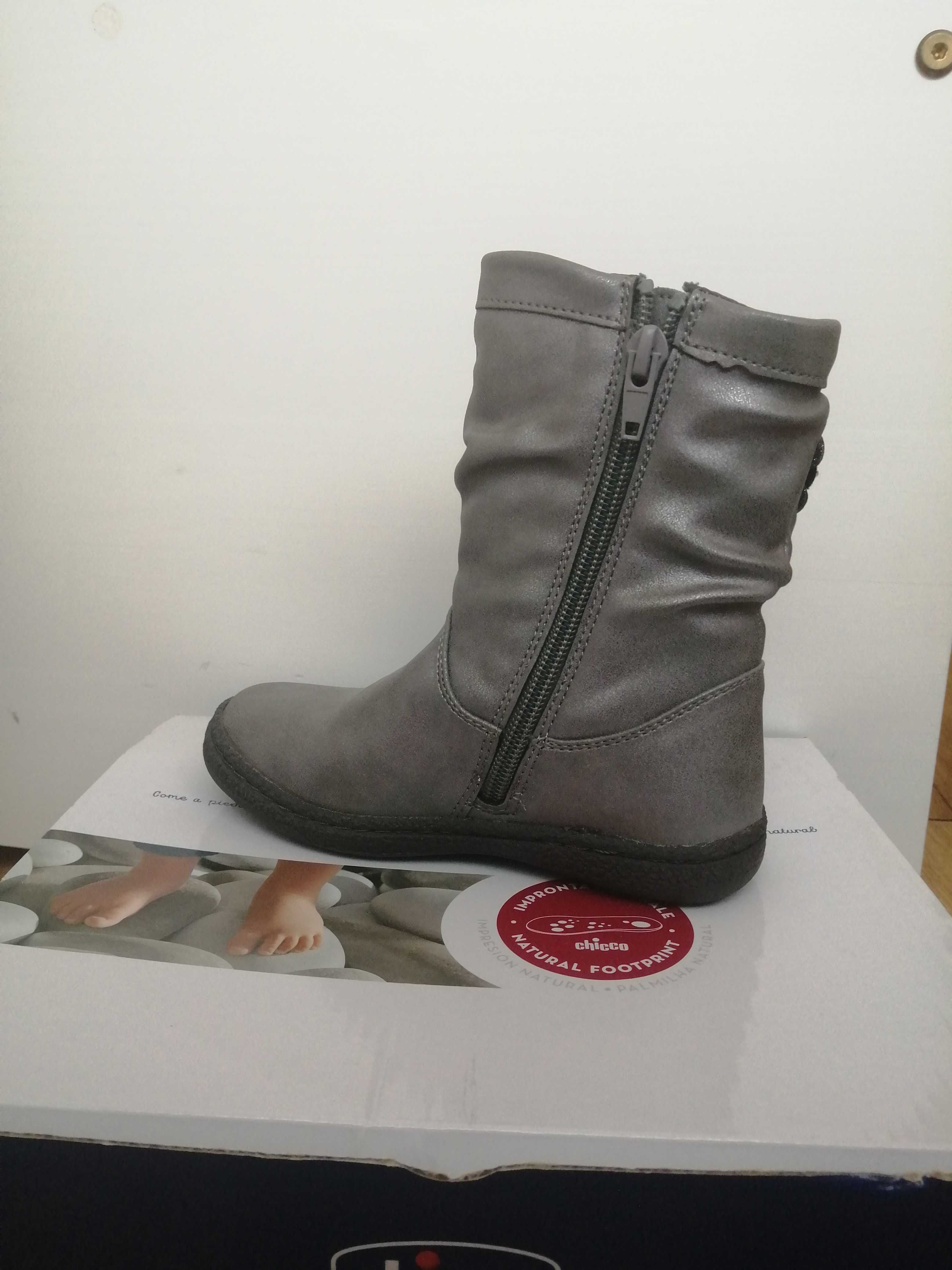 Botas marca Chicco novas