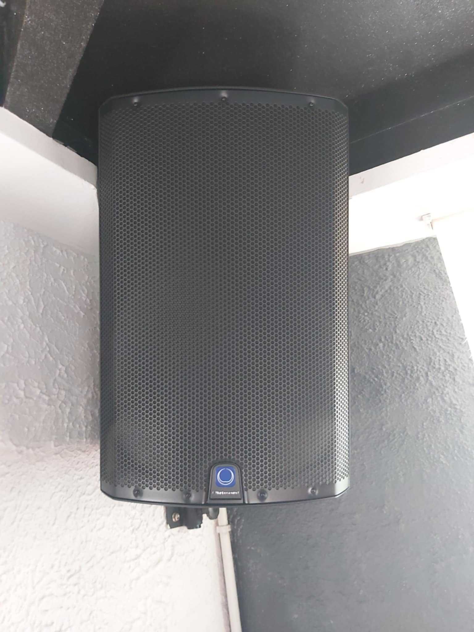 Glosniki Turbosound IQ15