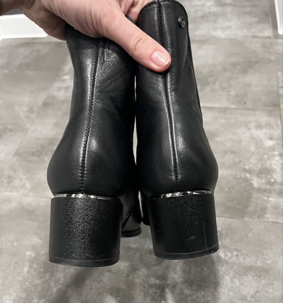 Czarne skórzane botki Lasocki r. 40