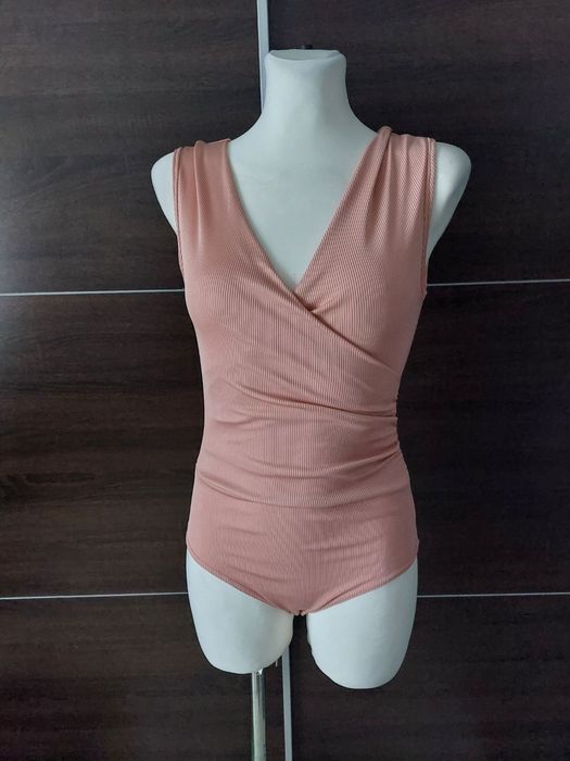 Body pudrowy róż kopertowe prążek marszczone S 36 M 38