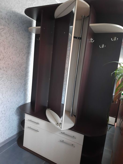 Продам шафу для одягу у вітальню