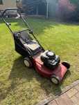 Kosiarka do trawy z silnikiem Briggs & Stratton – gotowa do pracy