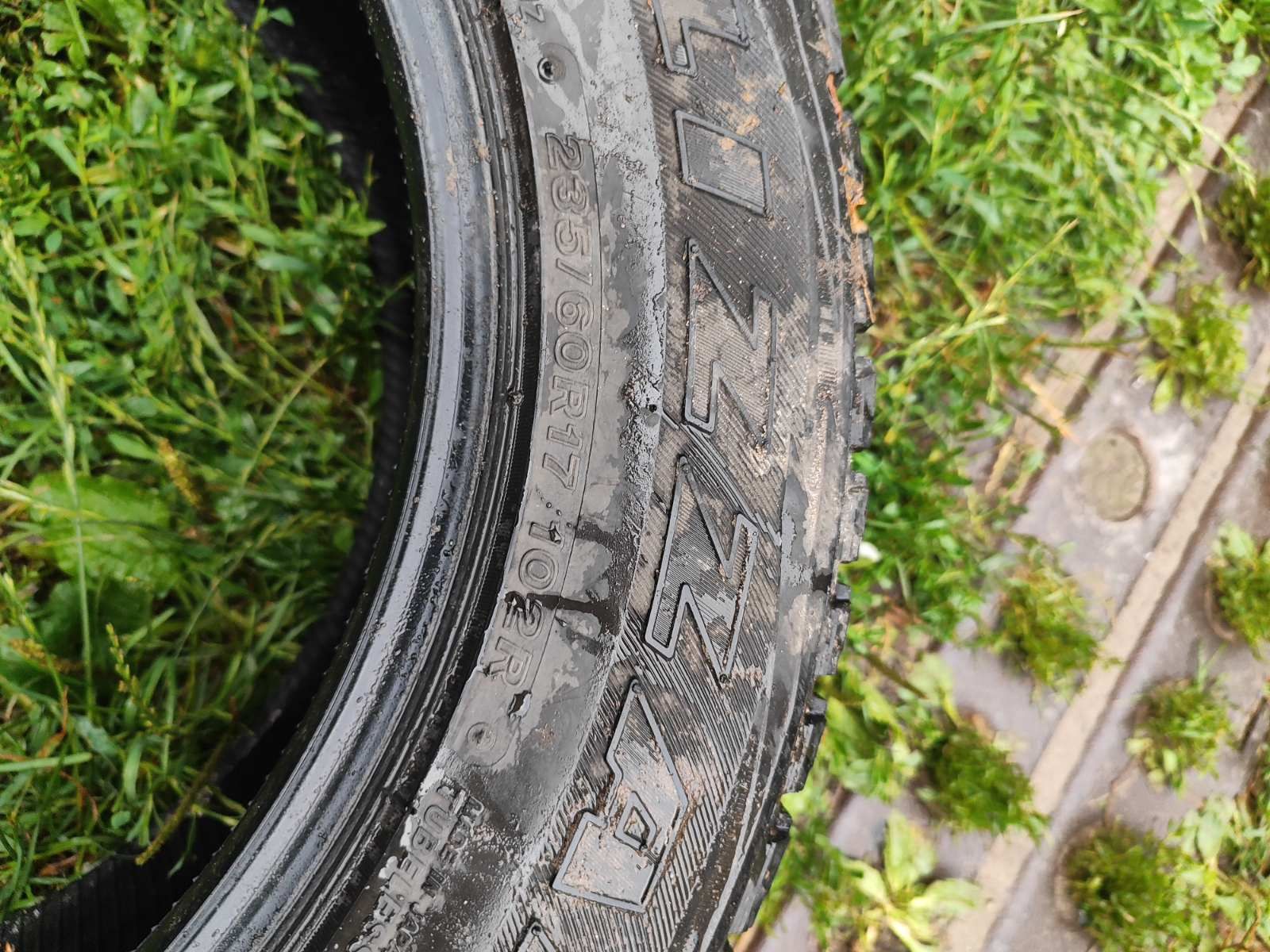 Резіна 225/55R18 два колеса і 235/60R17 теж два колеса, 400 за колесо