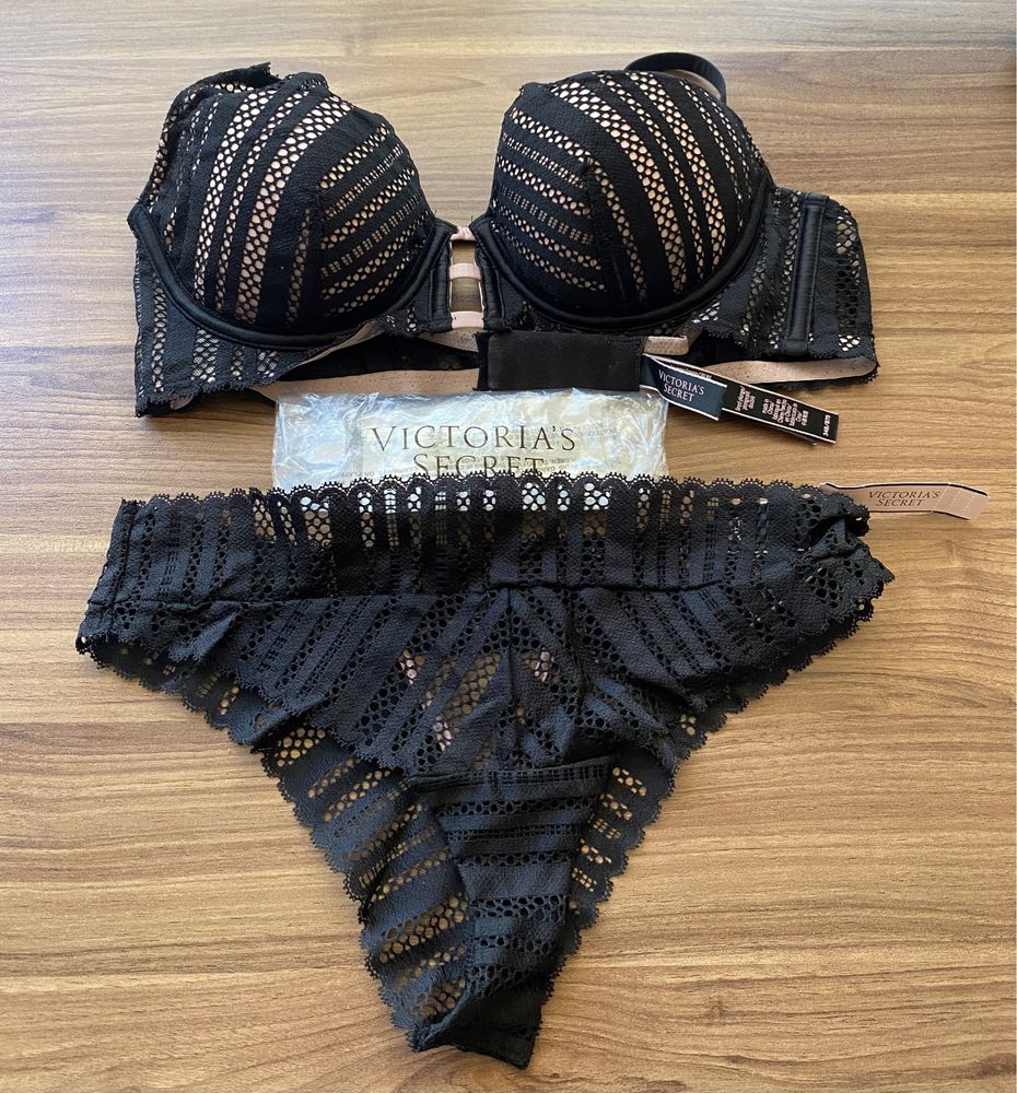 Комплект Victoria's Secret (70B) - Виктория Сикрет, кружево.
