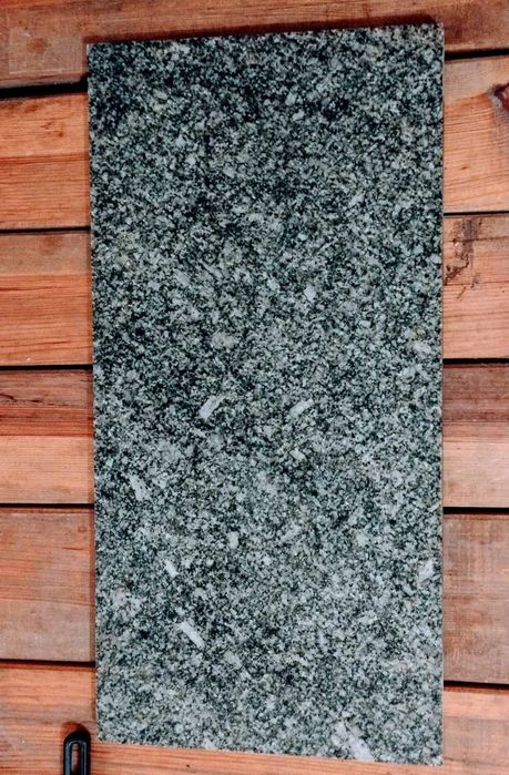 Плитка гранитная Покостовка 1,5кв.м, плинтус дуб 10м