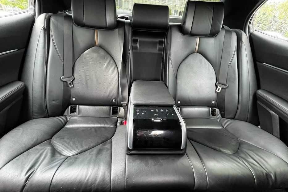 Продам Toyota Camry 2019