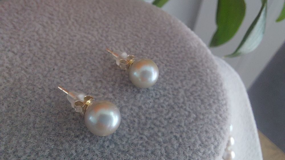 Naszyjnik i kolczyki z perłami, unikalny kolor