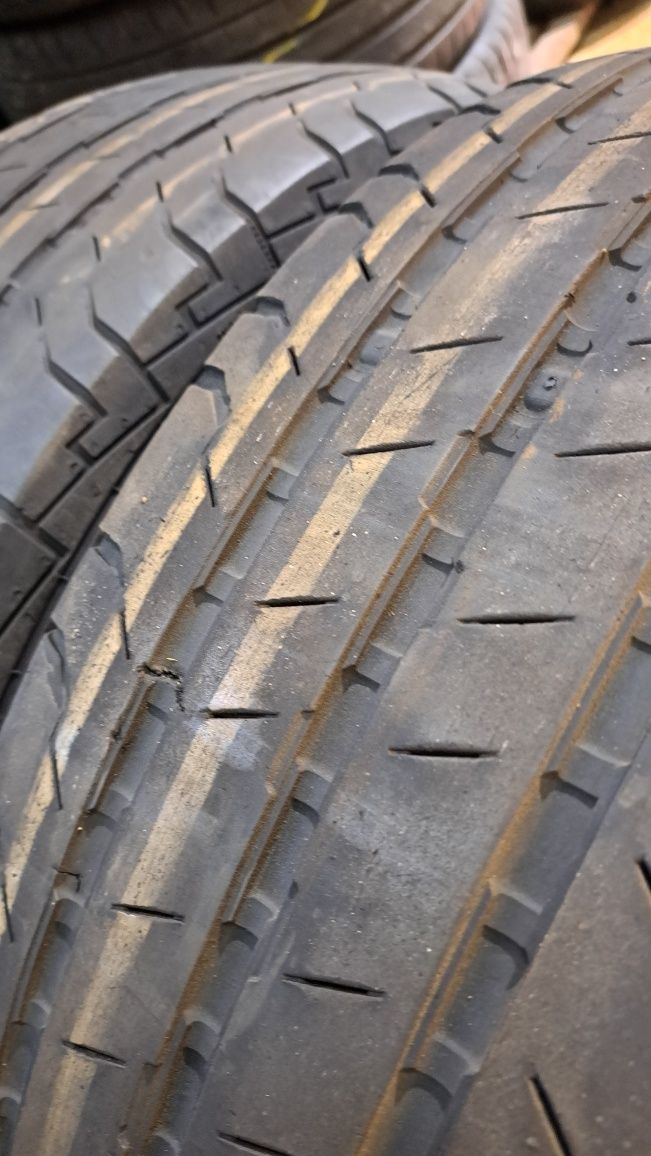 Pneus 215/65/16 C. Comercial da continental