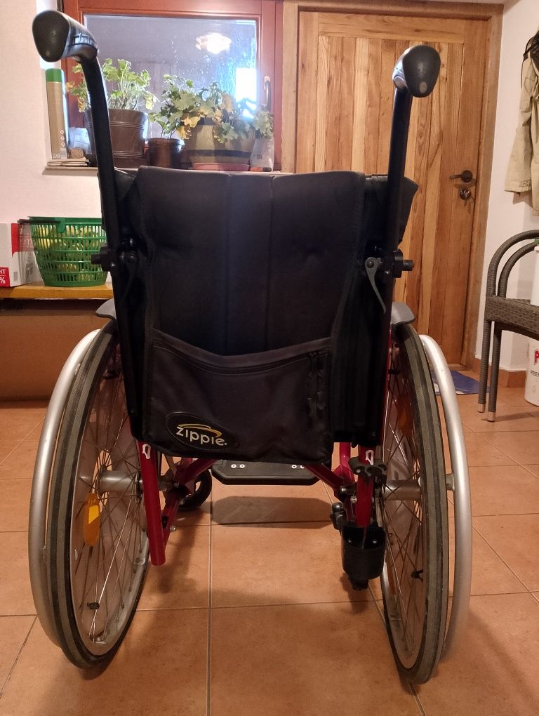 Wózek inwalidzki dziecięcy